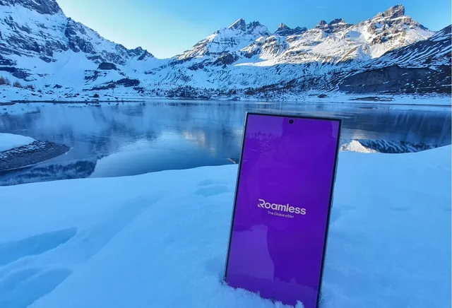 Samsung phone with the Roamless app during our test